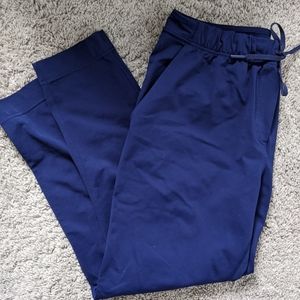 Lululemon jet crop